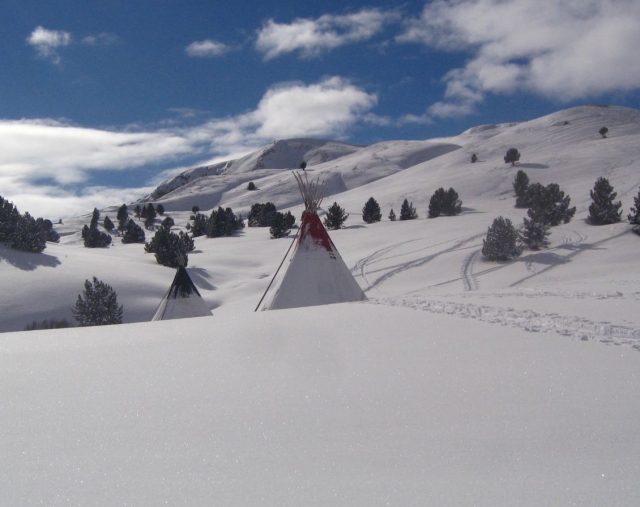 Tipis en la nieve